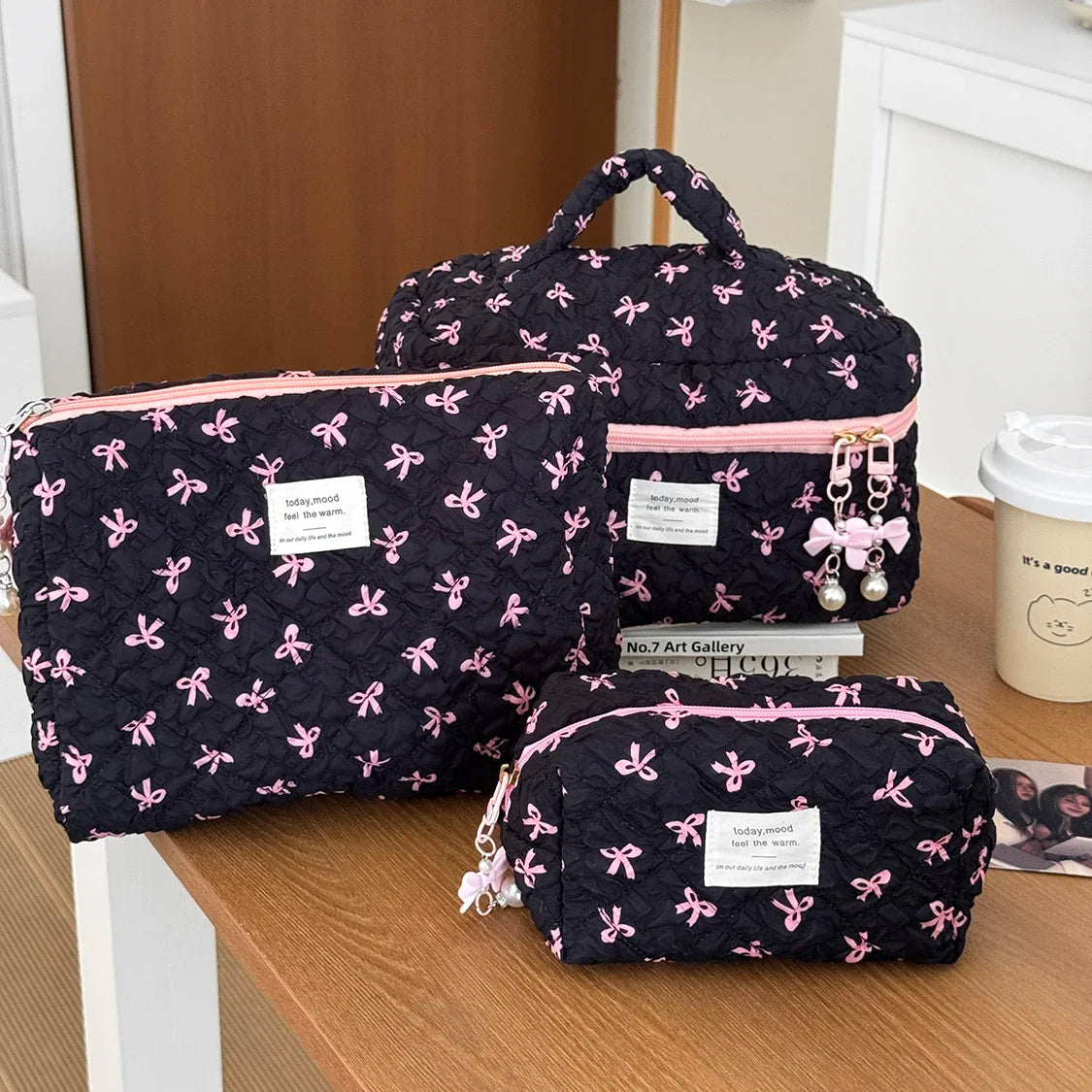 1PC Pink Strawberry Women Cosmetic Quilted Bag Portable Travel Organizer Toiletry Makeup Storage Pouch Handbag Ladies Zipper Bag