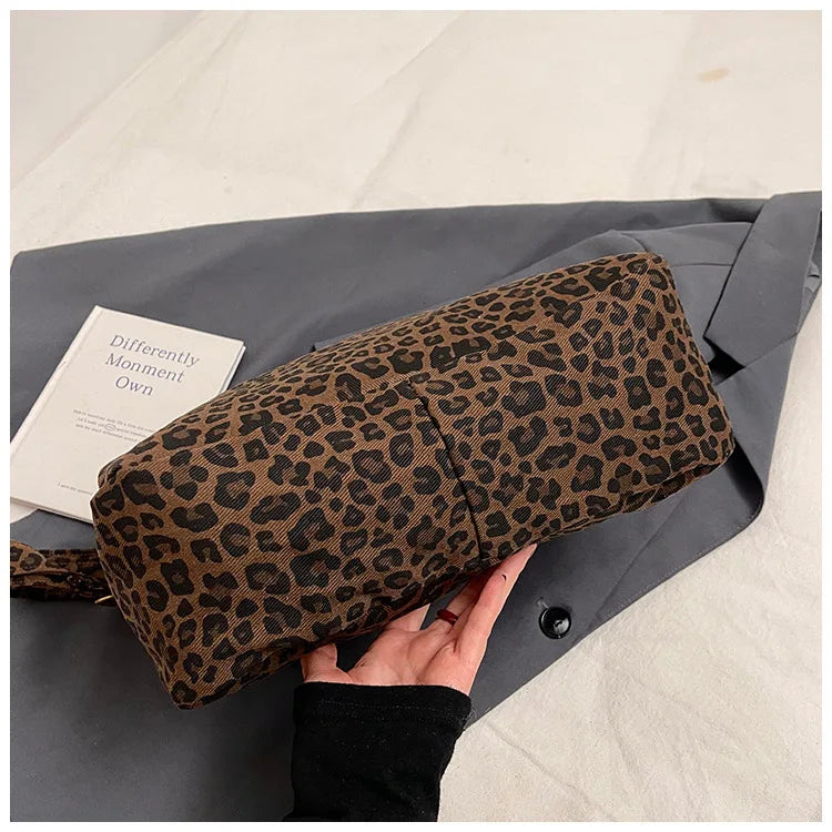 Trendy Casual Soft Textile Women's Shoulder Bag Large Capacity Leopard Print Female Retro Crossbody Bag For Commute Outings