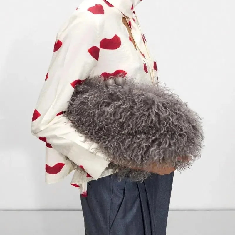 Women Kisslock Faux Fur Clutch Bag Winter Warm Fuzzy Pouch Frame Clasp Bag With Chain Crossbody Dark Grey Red Yellow