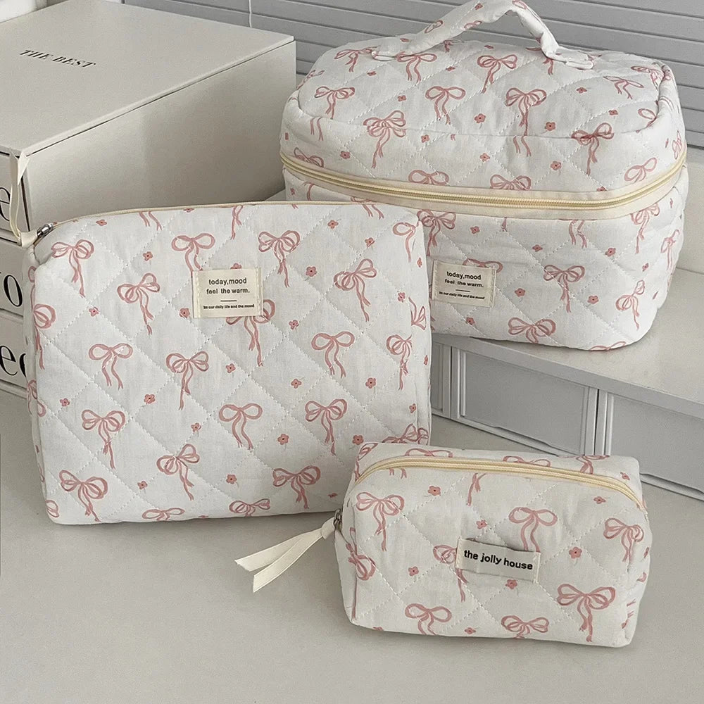 1PC Pink Strawberry Women Cosmetic Quilted Bag Portable Travel Organizer Toiletry Makeup Storage Pouch Handbag Ladies Zipper Bag