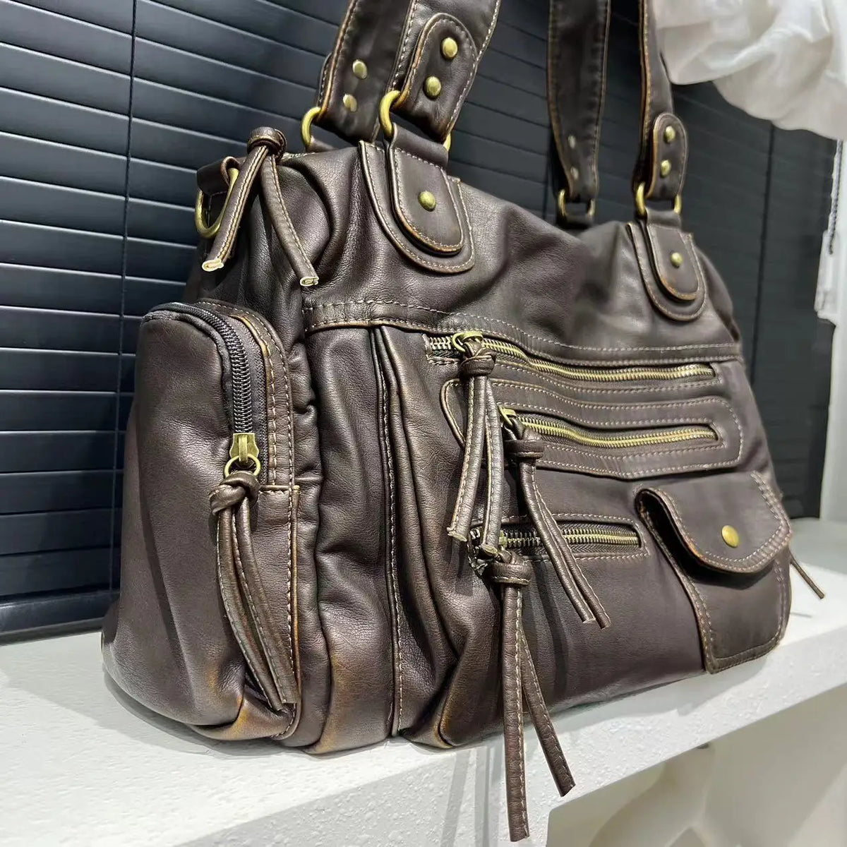 Y2K Hot Girl Single Shoulder Crossbody Bag Vintage Washed Leather Motorcycle Bag Large Capacity Multi Pocket Bag
