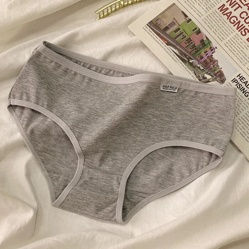 CHUANGERM 7 Pairs Women Solid‑Color Panties Soft Breathable Casual Briefs Cute Ladies Underpants For Daily Wear