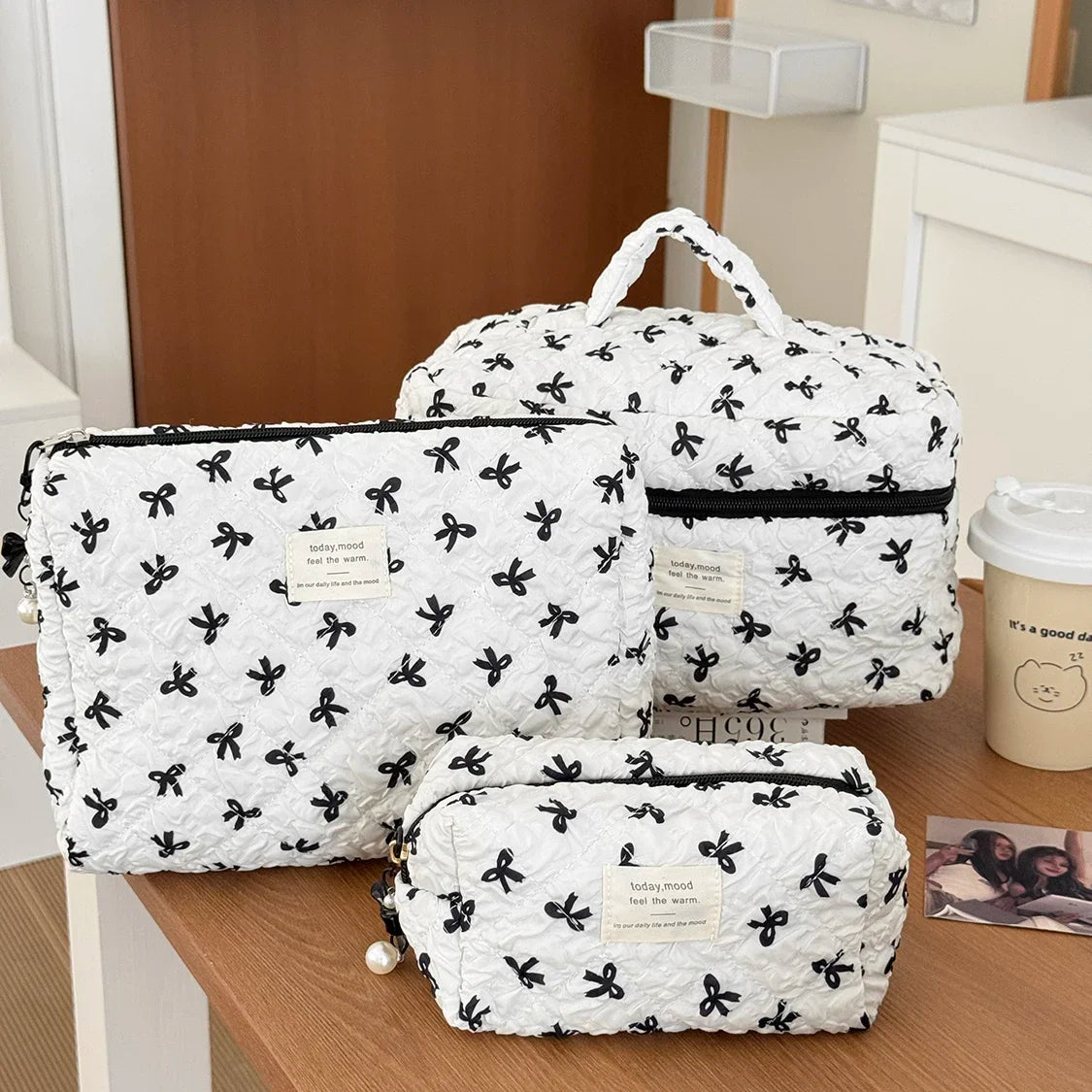 1PC Pink Strawberry Women Cosmetic Quilted Bag Portable Travel Organizer Toiletry Makeup Storage Pouch Handbag Ladies Zipper Bag