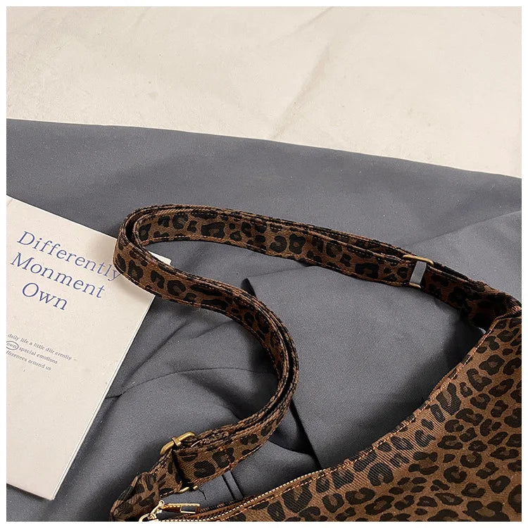 Trendy Casual Soft Textile Women's Shoulder Bag Large Capacity Leopard Print Female Retro Crossbody Bag For Commute Outings