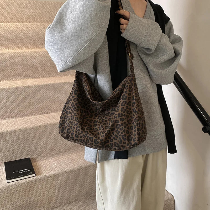 Trendy Casual Soft Textile Women's Shoulder Bag Large Capacity Leopard Print Female Retro Crossbody Bag For Commute Outings