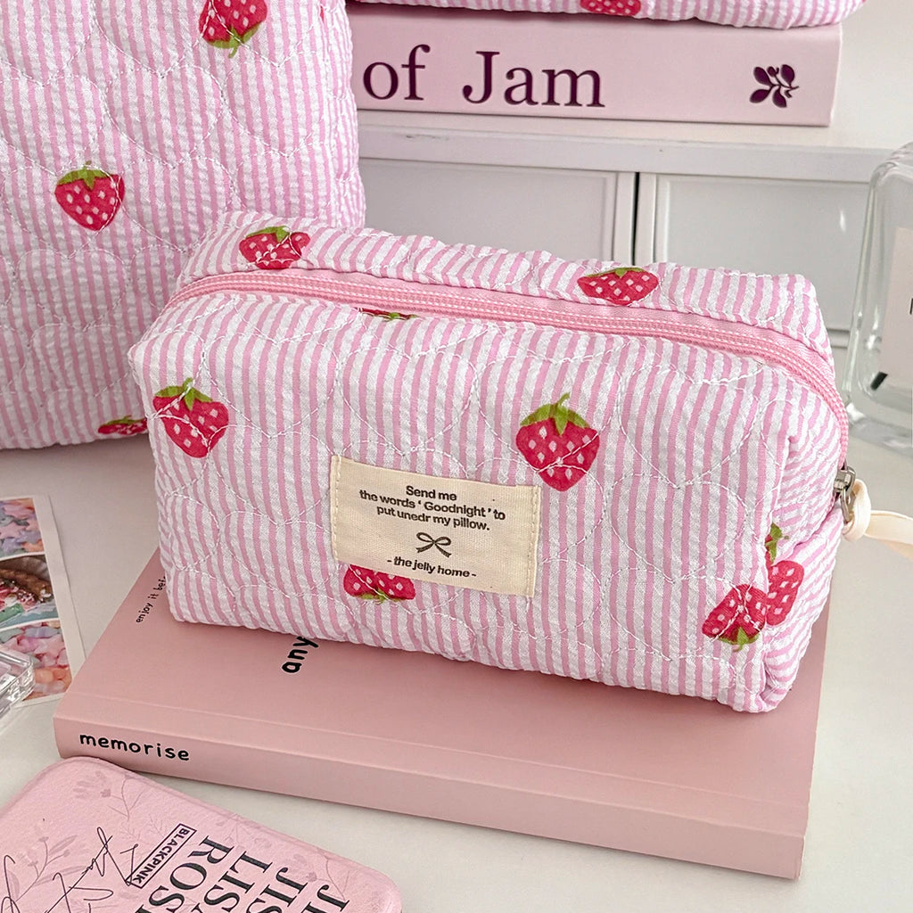 1PC Pink Strawberry Women Cosmetic Quilted Bag Portable Travel Organizer Toiletry Makeup Storage Pouch Handbag Ladies Zipper Bag