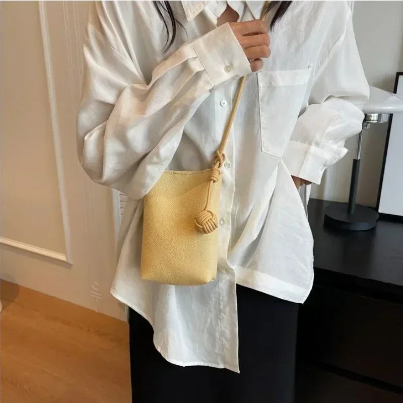 Women Leather Small Crossbody Bag Designer Cell Phone Bag Lightweight Fashion Shoulder Bag Ladies Travel Purse