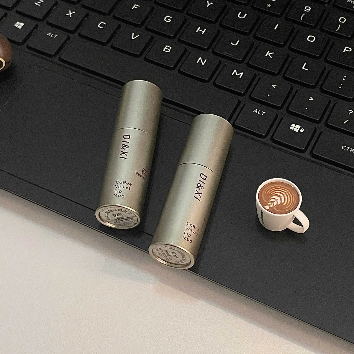 Tube Matte Lipstick, Waterproof and Sweatproof, Does Not Fade Or Remove Makeup, Can Be Used on Both Lips and Cheeks