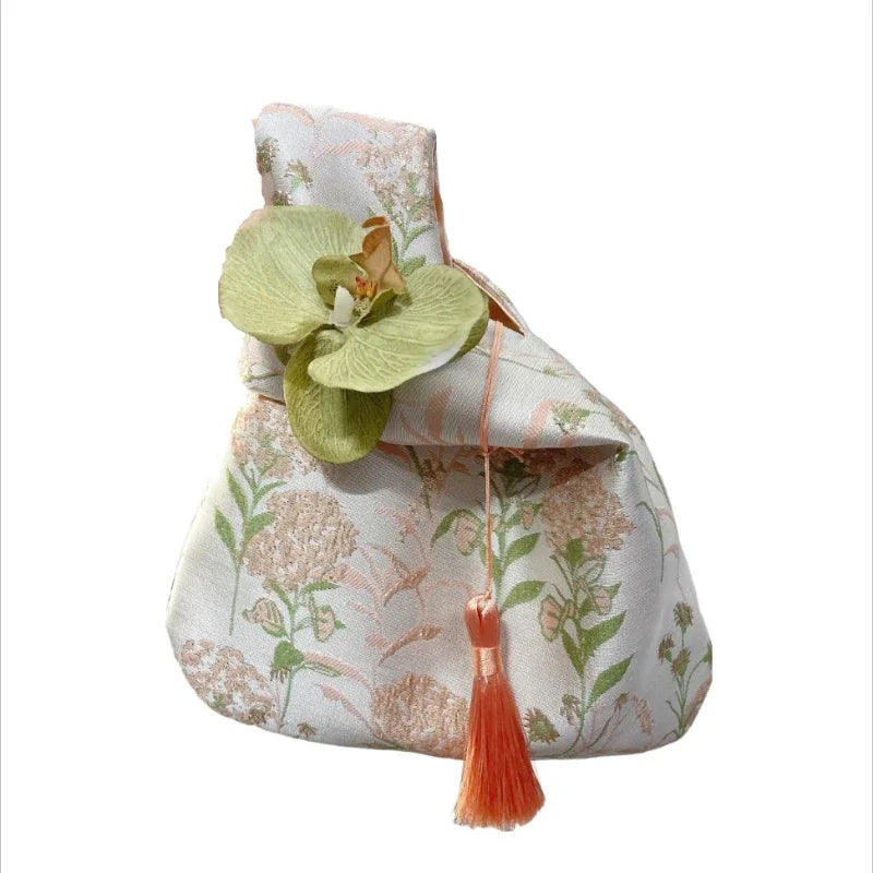 Flower Pendant Lunch Bag Cosmetic Bag New Chinese Style Handbag Tassel Knot Wrist Bag Small Item Pouch Cheongsam Accessories