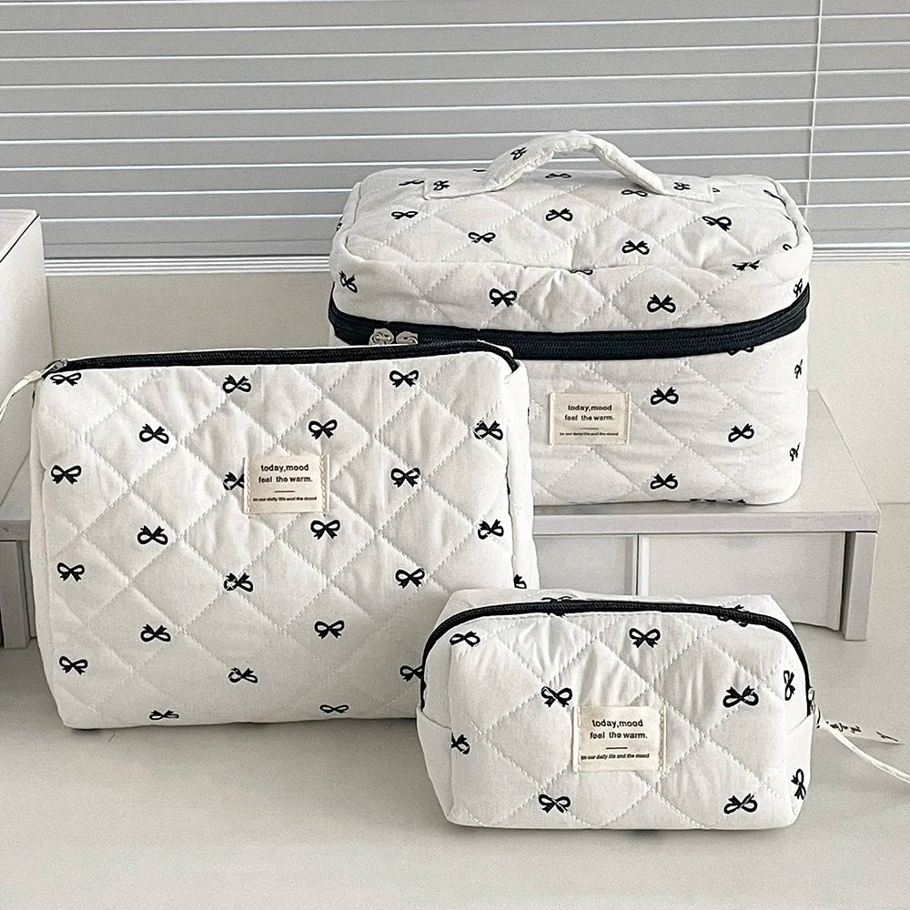1PC Pink Strawberry Women Cosmetic Quilted Bag Portable Travel Organizer Toiletry Makeup Storage Pouch Handbag Ladies Zipper Bag