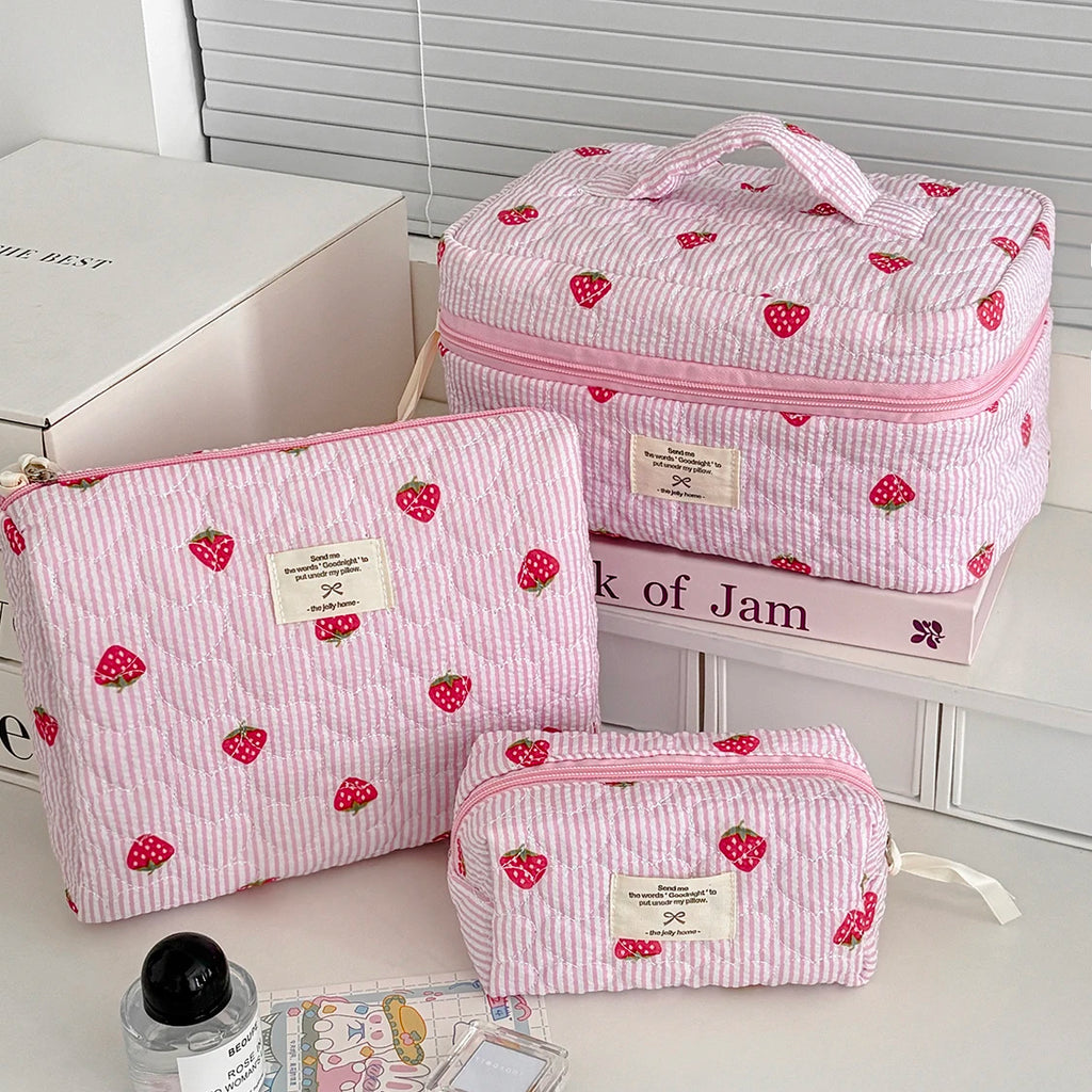 1PC Pink Strawberry Women Cosmetic Quilted Bag Portable Travel Organizer Toiletry Makeup Storage Pouch Handbag Ladies Zipper Bag