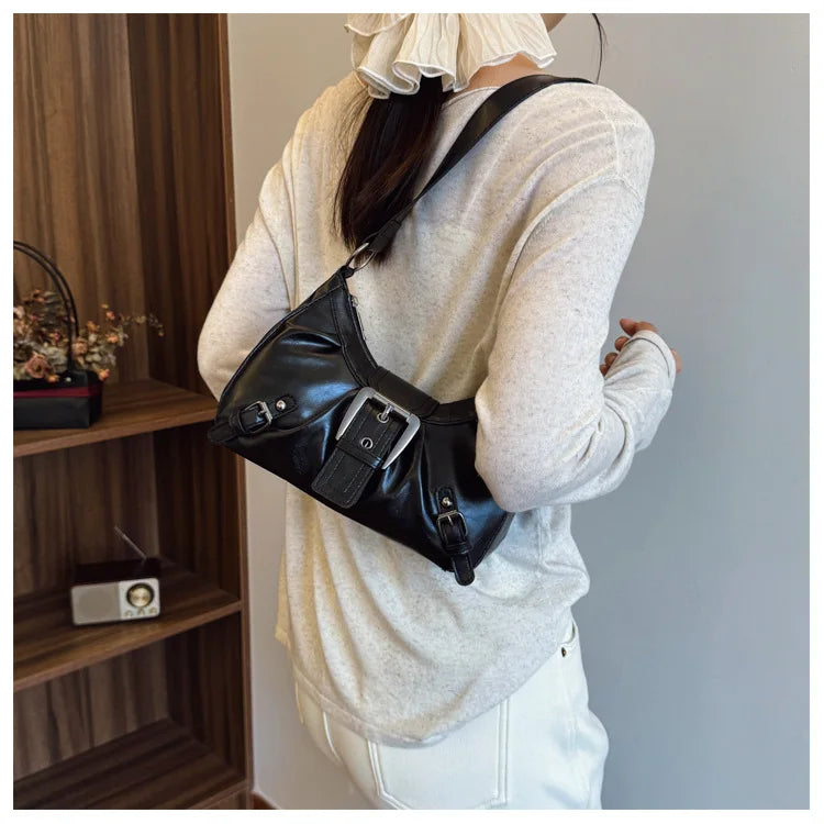 Large-capacity pleated armpit bag for women 2025 new retro commuter temperament motorcycle old style shoulder bag