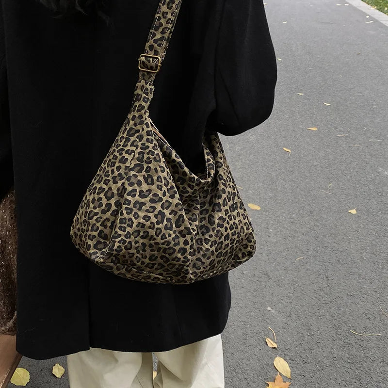 Trendy Casual Soft Textile Women's Shoulder Bag Large Capacity Leopard Print Female Retro Crossbody Bag For Commute Outings