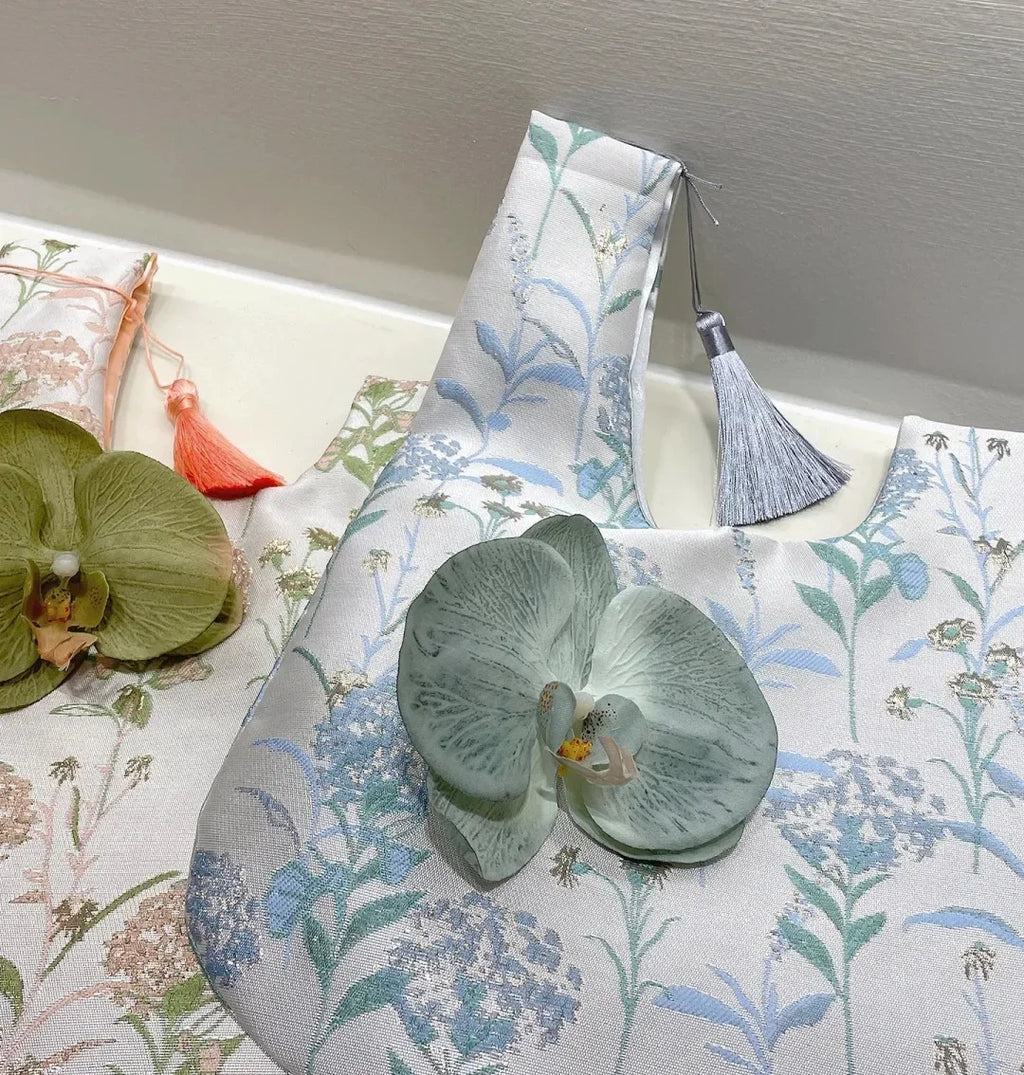 Flower Pendant Lunch Bag Cosmetic Bag New Chinese Style Handbag Tassel Knot Wrist Bag Small Item Pouch Cheongsam Accessories