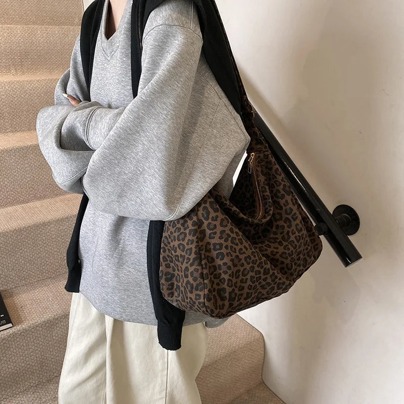 Trendy Casual Soft Textile Women's Shoulder Bag Large Capacity Leopard Print Female Retro Crossbody Bag For Commute Outings