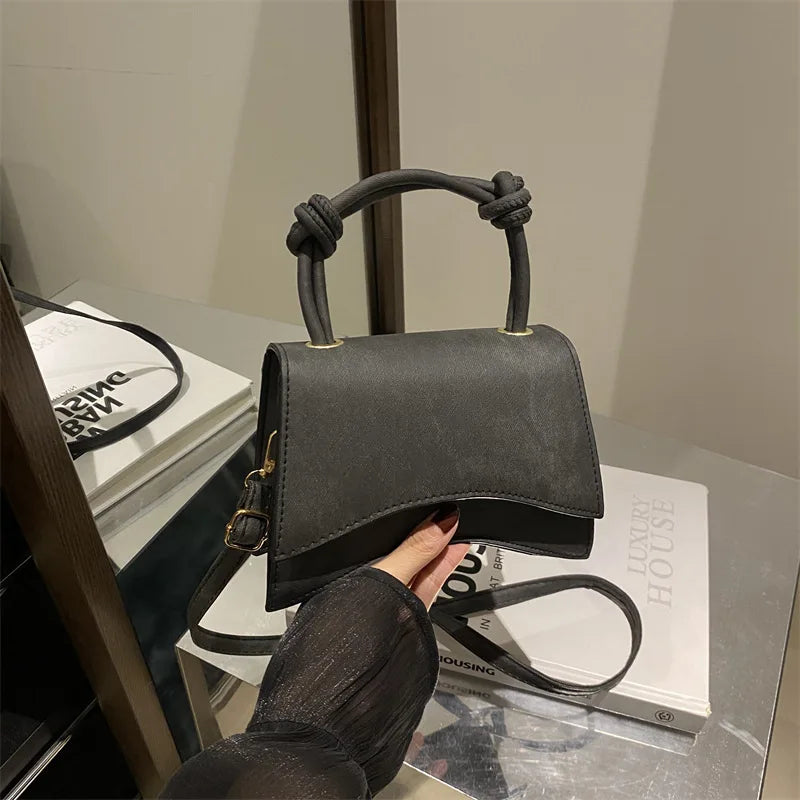 Fashionable Women's Shoulder Bag Pure Color Trendy Crossbody Bag Simple Casual Diagonal Bag Small Square Bags for Autumn bolsos