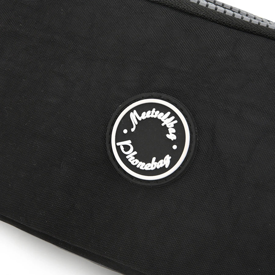 Put the mobile phone bag, handbag, shoulder bag, neck bag, cloth bag, mini bag for storing small change.