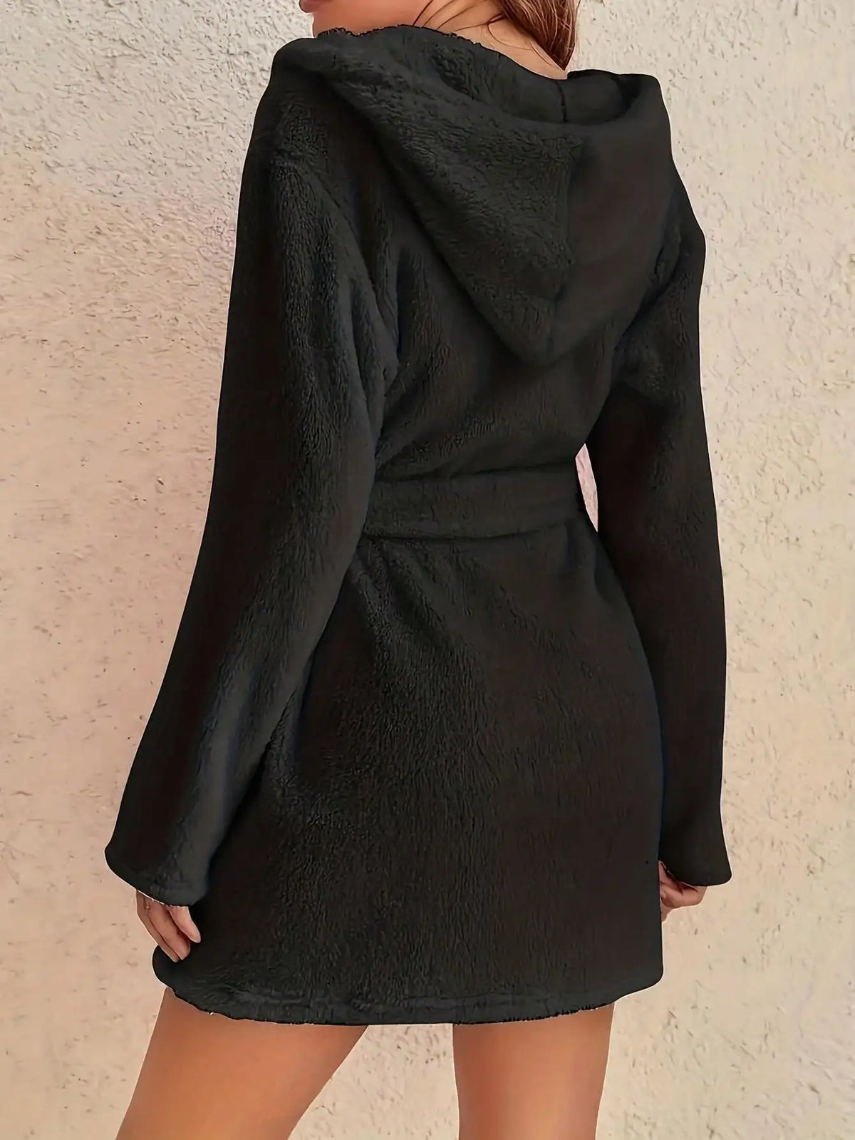 1 piece of women's solid color hooded robe with belt, cozy and warm fleece pajamas for home wear in autumn and winter.