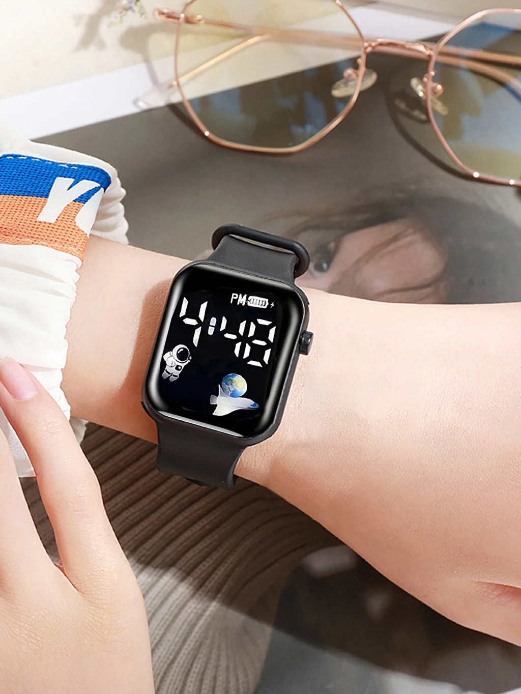 Square Electronic Watch Set with Beaded Butterfly Design and Spaceship Pattern Non-smartwatch Birthday Gift Without Box