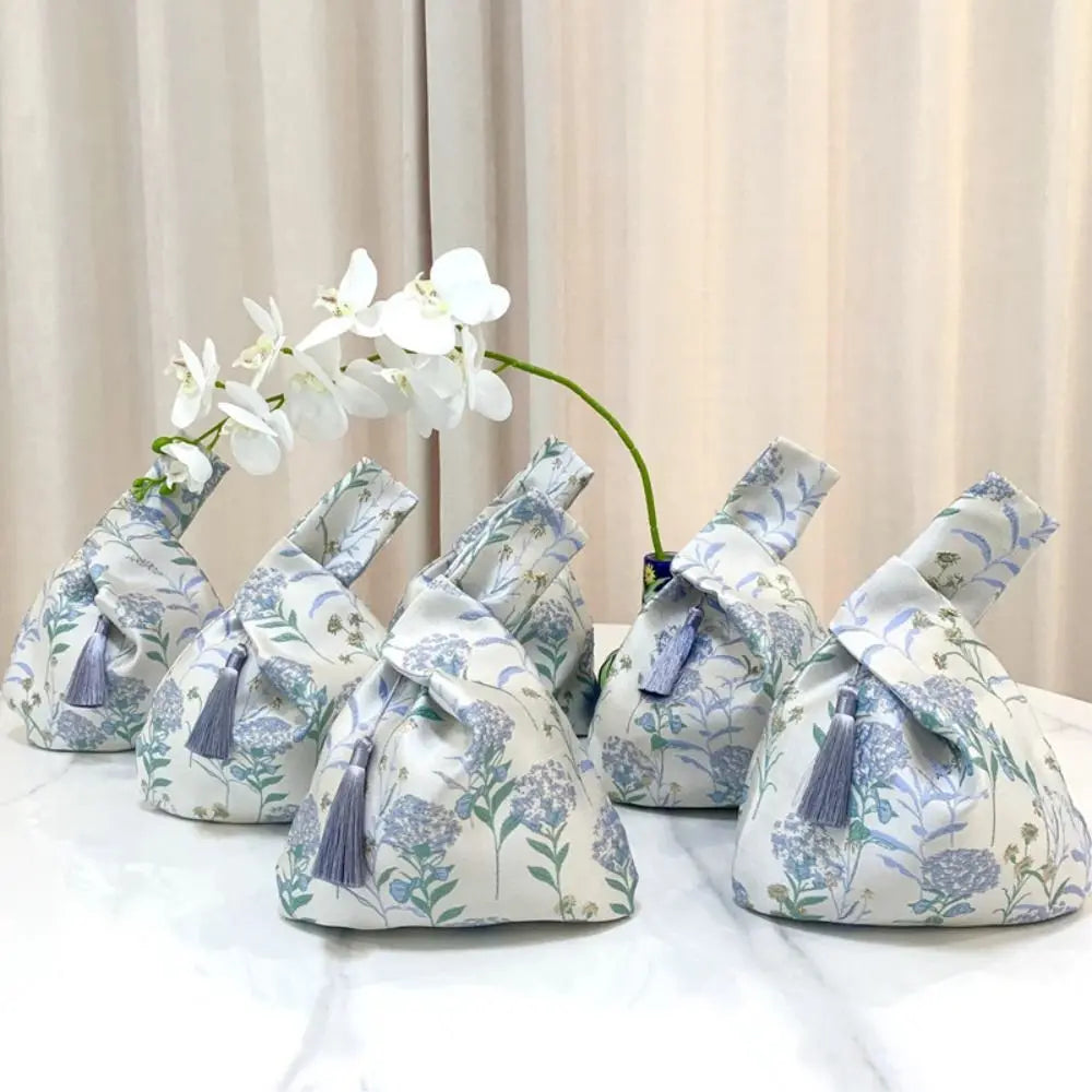 3Colors Tassel Wrist Bag Chinese Style Tassel Pendant Embroidery Hanfu Handbag Cheongsam Accessories Imitation Silk Gift Pouch
